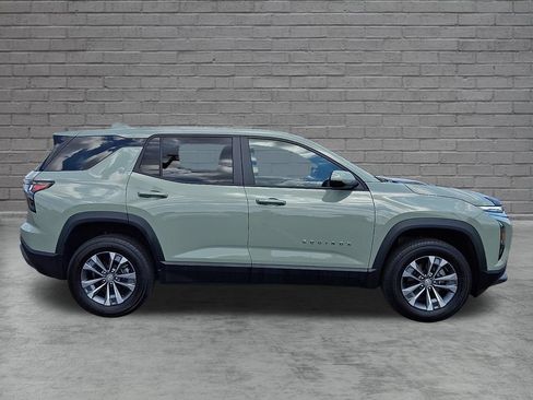 Used 2025 Chevrolet Equinox LT FWD image 13