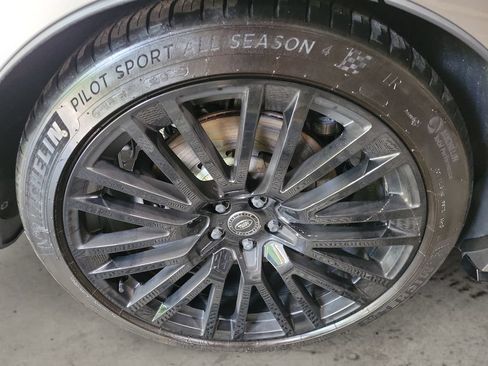 Used 2024 Land Rover Range Rover Sport AWD/4WD image 12