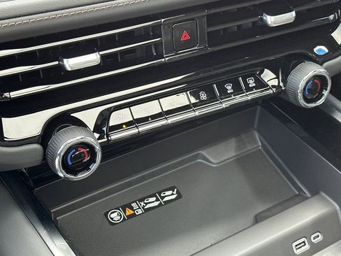 New 2026 Chevrolet Suburban High Country image 26