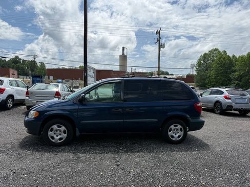 Used 2002 Dodge Caravan SE FWD image 2
