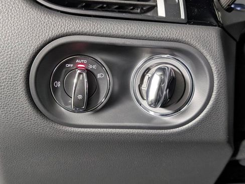 New 2026 Porsche Macan image 34