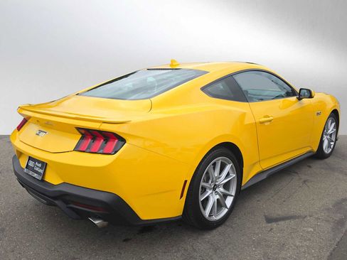 Used 2024 Ford Mustang GT Premium image 7