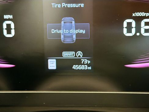 Used 2024 Kia Sportage LX image 8