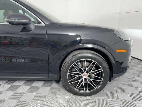 Certified 2026 Porsche Cayenne AWD/4WD image 12