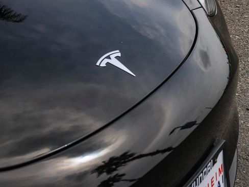 Used 2023 Tesla Model 3 Standard Range RWD image 6