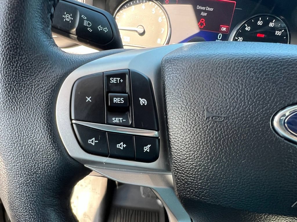 Used 2024 Ford Explorer XLT AWD/4WD image 41