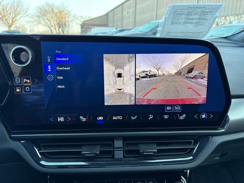 Used 2025 Chevrolet Equinox EV RS image 40