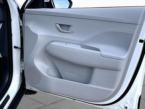 Certified 2026 Hyundai Kona SE FWD image 22