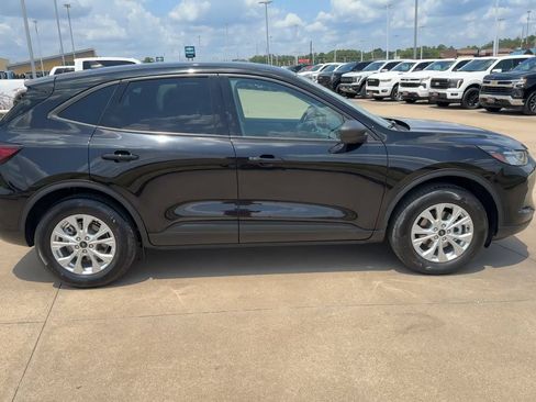 Used 2025 Ford Escape Active AWD/4WD image 2