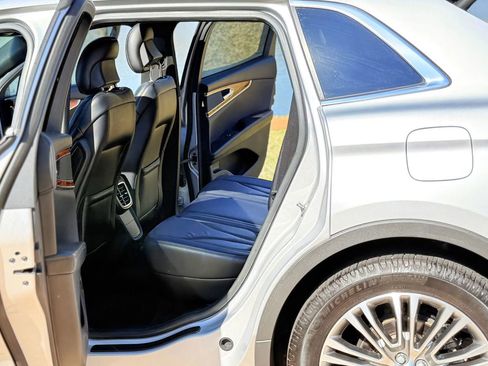 Used 2018 Lincoln MKX Reserve FWD image 16
