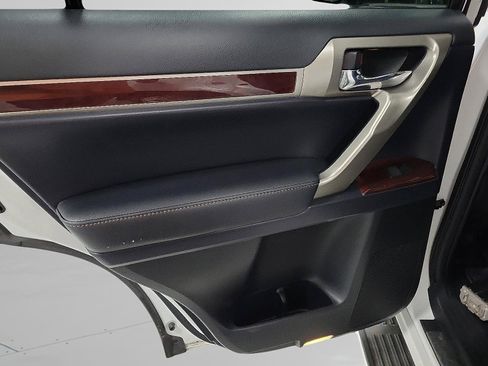 Used 2018 Lexus GX 460 image 10