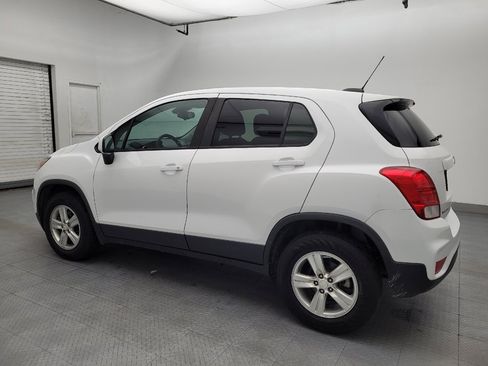 Used 2020 Chevrolet Trax LS w/ Fleet Convenience Package AWD/4WD image 3