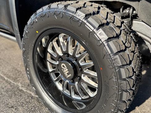 Used 2021 GMC Sierra 3500 Denali w/ Denali Black Diamond Edition image 14