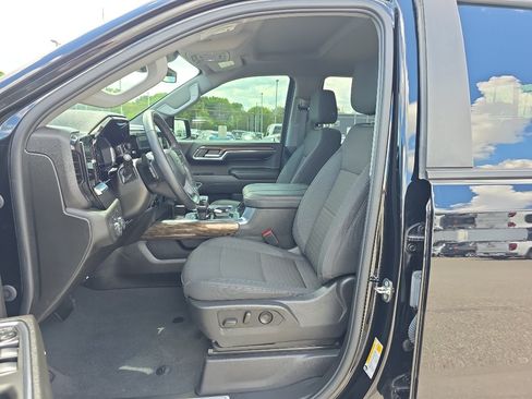 Used 2024 Chevrolet Silverado 1500 RST AWD/4WD image 12