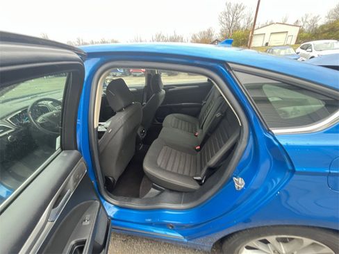 Used 2020 Ford Fusion SE image 21