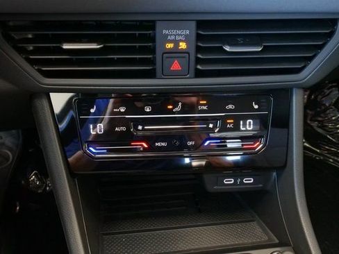 New 2025 Volkswagen Jetta SE image 20