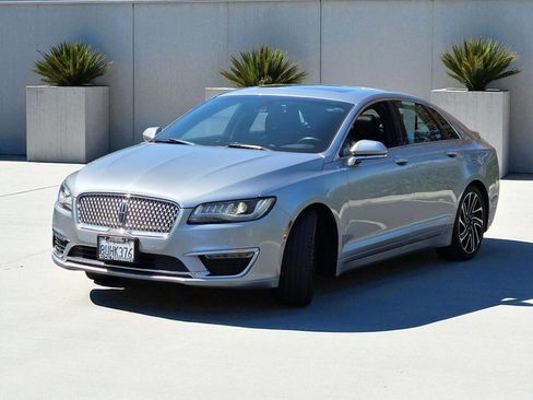 Used 2020 Lincoln MKZ Reserve image 3