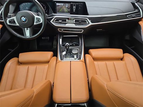 Used 2022 BMW X7 xDrive40i w/ M Sport Package image 10