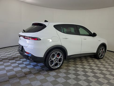 Used 2024 Alfa Romeo Tonale Veloce w/ Active Assist Package image 11