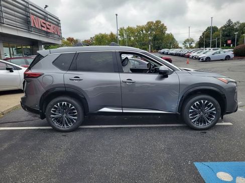 New 2026 Nissan Rogue Platinum w/ Platinum Premium Package image 2