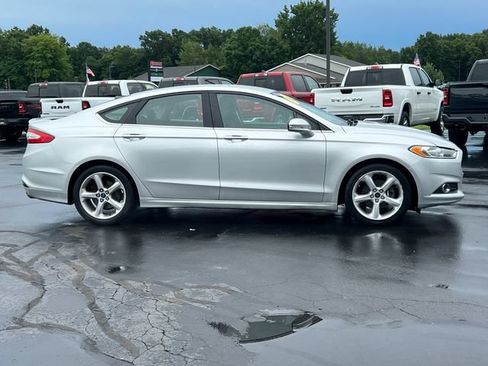 Used 2016 Ford Fusion SE FWD image 39