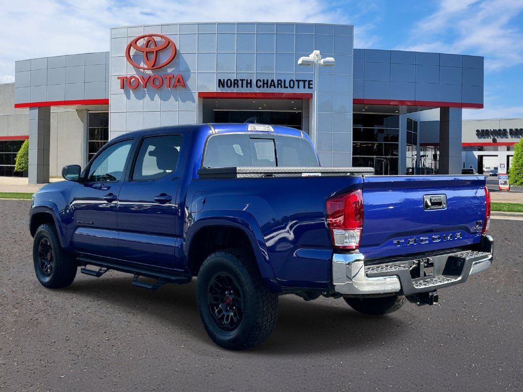 Used 2022 Toyota Tacoma SR5 RWD image 5