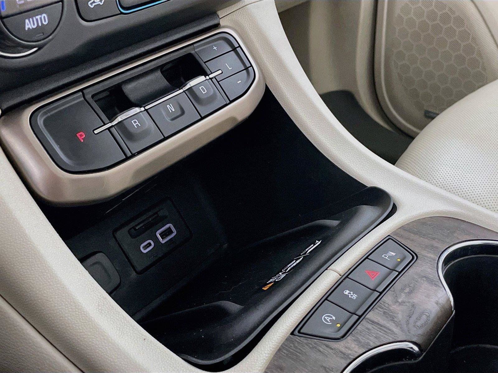 Used 2021 GMC Acadia Denali w/ Denali Technology Package FWD image 21