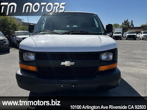 Used 2008 Chevrolet Express 3500 image 2
