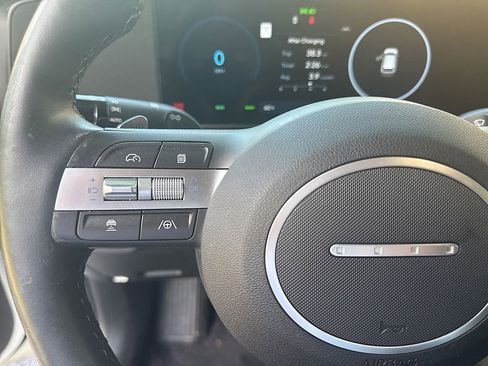 Used 2024 Hyundai Kona Limited FWD image 15