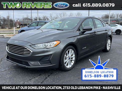 Certified 2019 Ford Fusion SE image 4