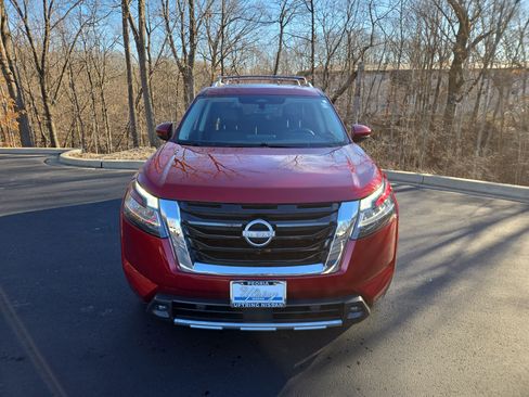 Used 2023 Nissan Pathfinder SL w/ SL Premium Package image 7