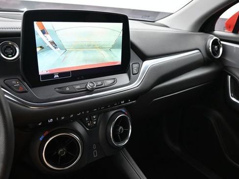 Used 2025 Chevrolet Blazer LT FWD image 12