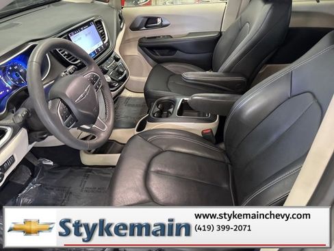 Used 2022 Chrysler Pacifica Touring-L image 34