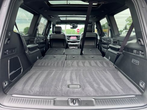 New 2025 Jeep Wagoneer Series II image 32