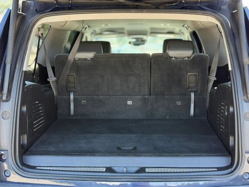 Used 2019 Chevrolet Suburban LT RWD image 27