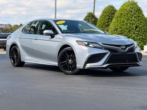 Used 2024 Toyota Camry XSE FWD image 2