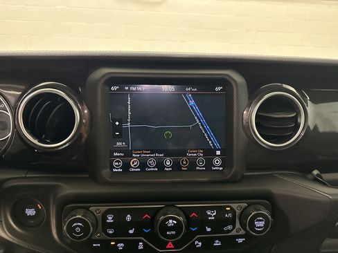 Used 2022 Jeep Wrangler Unlimited Rubicon w/ Xtreme Recon 35" Tire Package image 24