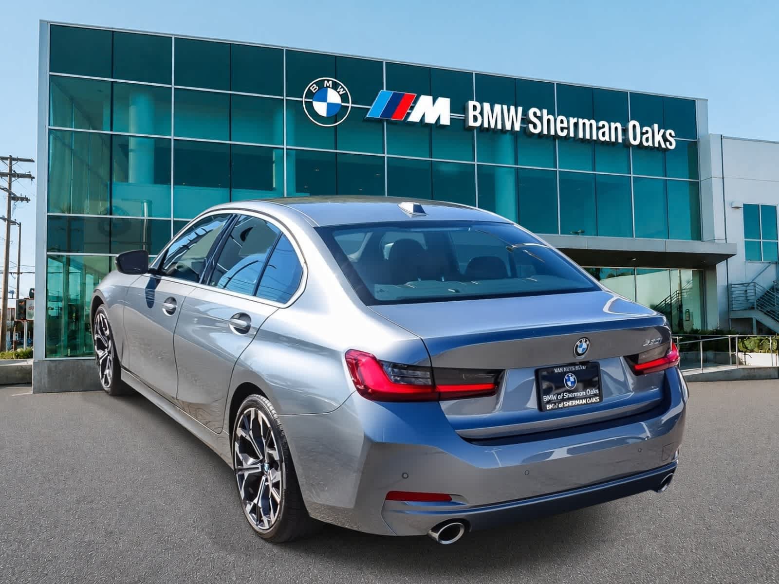 Used 2026 BMW 330i Sedan w/ Premium Package RWD image 6