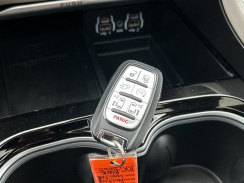 Used 2024 Chrysler Pacifica Limited w/ Uconnect Theater Family Group AWD/4WD image 40