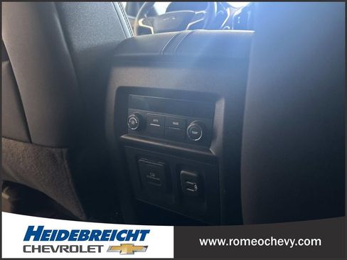 Certified 2023 Chevrolet Traverse RS FWD image 17