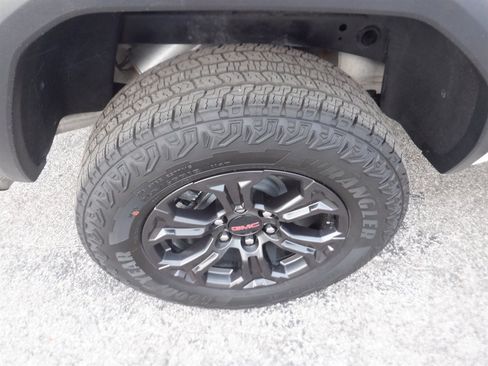 Used 2025 GMC Canyon Elevation w/ Convenience Package AWD/4WD image 10