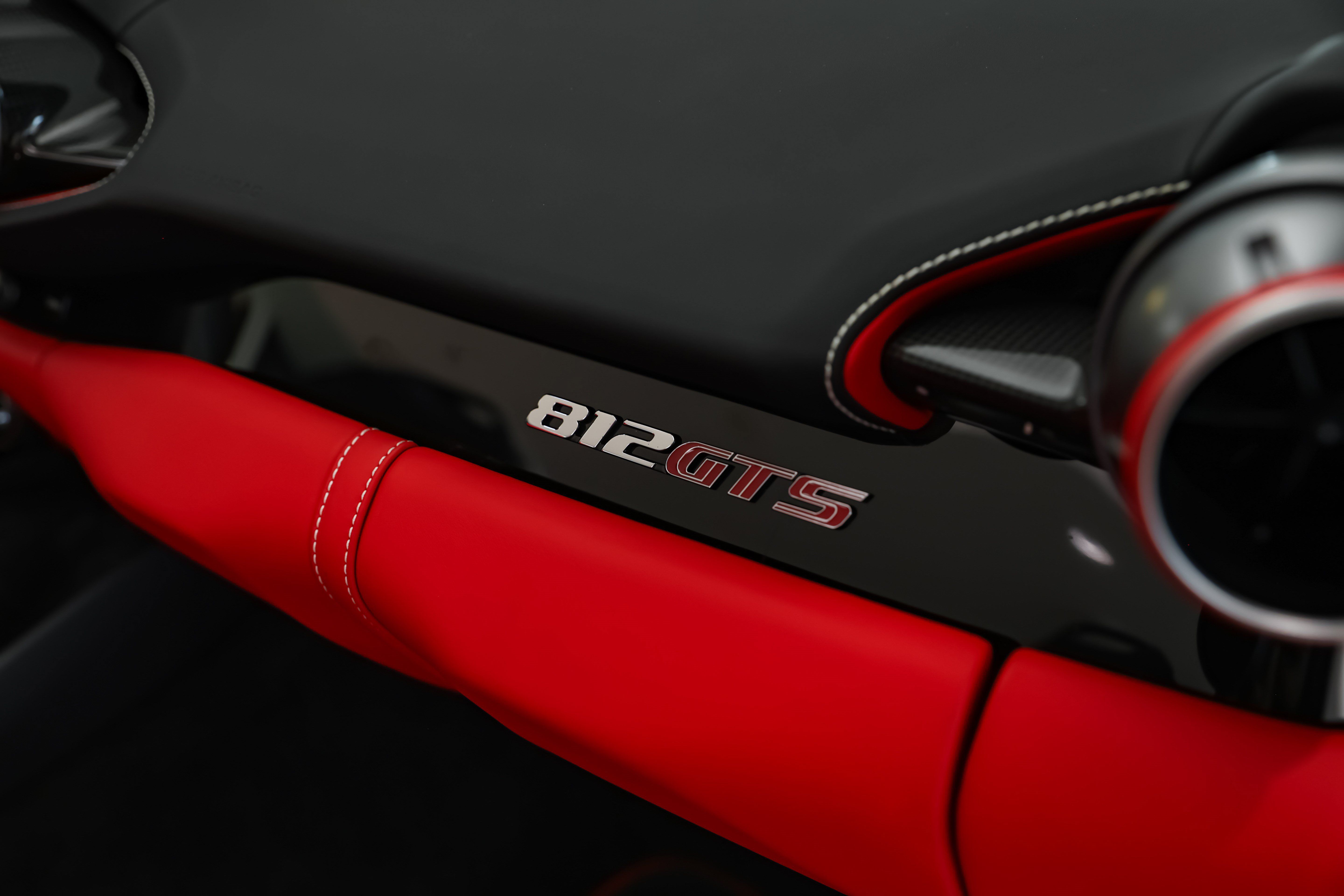Used 2021 Ferrari 812 GTS RWD image 17