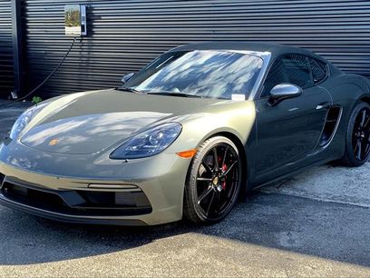 New 2025 Porsche 718 Cayman GT4