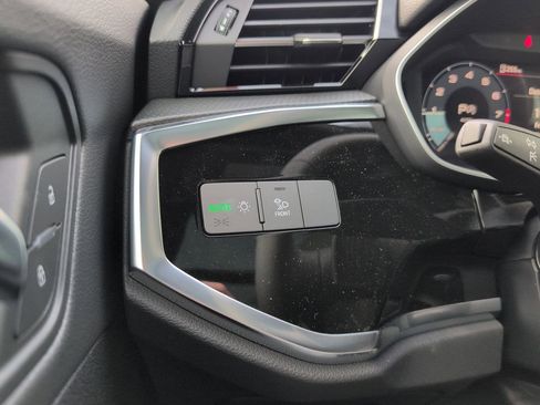 New 2025 Audi Q3 2.0T Premium image 14