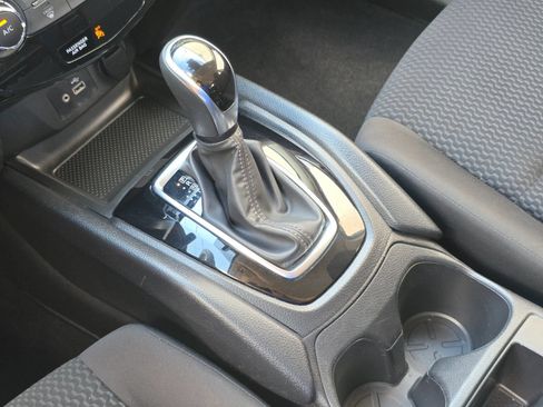 Used 2022 Nissan Rogue Sport S FWD image 22