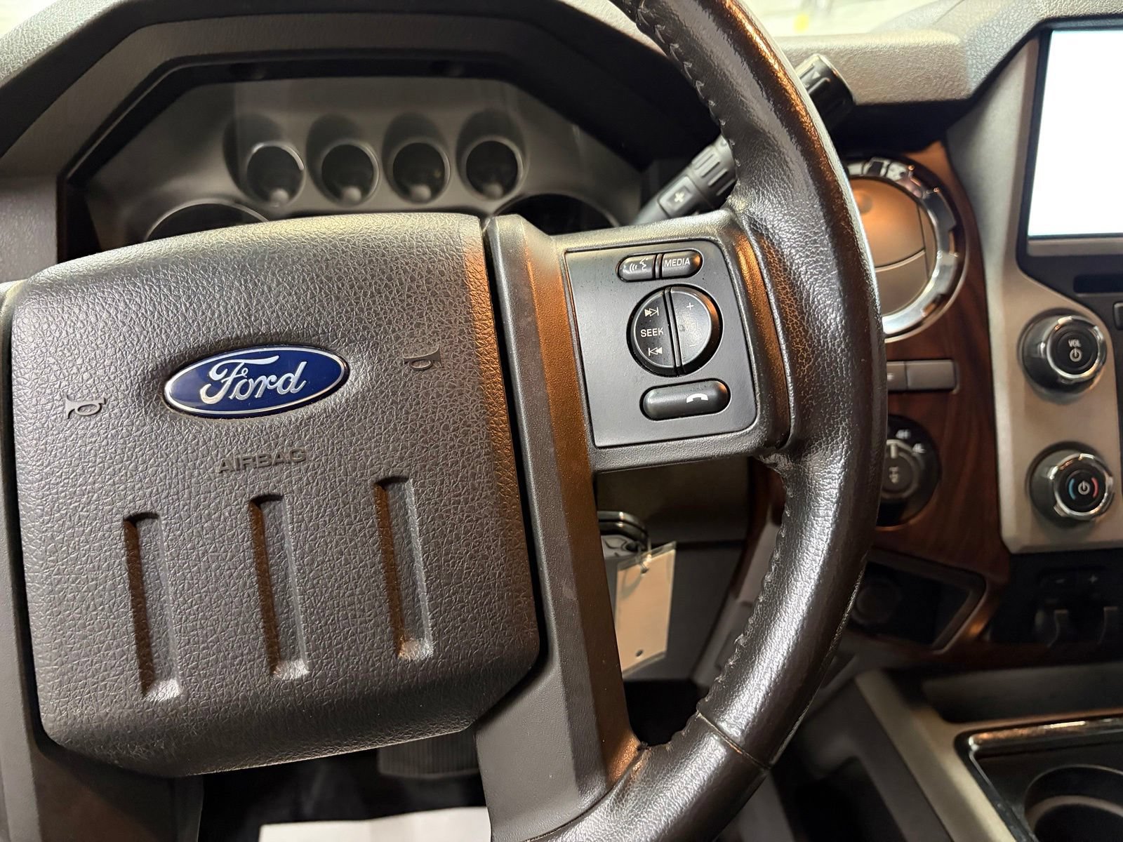 Used 2016 Ford F250 Lariat w/ Lariat Ultimate Package AWD/4WD image 15