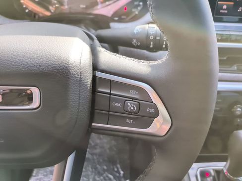 New 2026 Jeep Compass Latitude AWD/4WD image 25