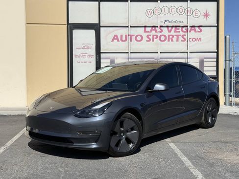 Used 2023 Tesla Model 3 Standard Range RWD image 4