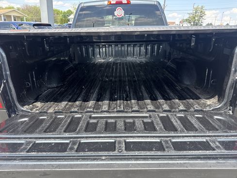 Used 2018 GMC Sierra 1500 SLE w/ SLE Value Package AWD/4WD image 5