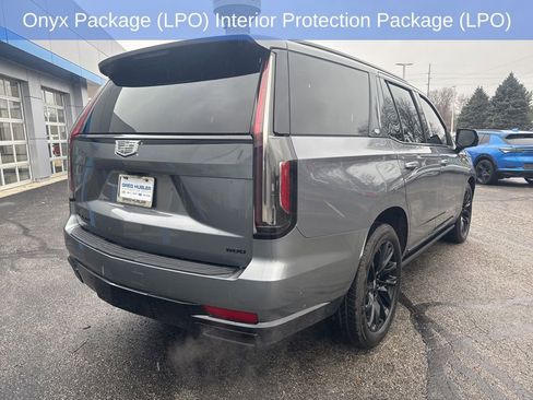 Used 2022 Cadillac Escalade Sport Platinum w/ LPO, ONYX Package image 3